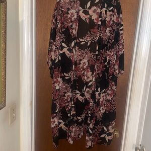 Floral Women's Kimono Robe in Black and Pink